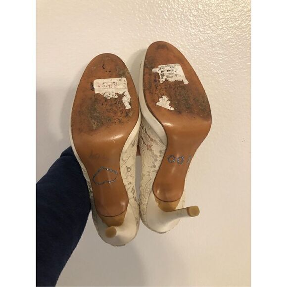 Vintage Stuart Weitzman Ivory Satin Lace Round Toe Wedding Pumps Heels 10 - Picture 3 of 15